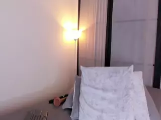 mia-daniels's Live Sex Cam Show