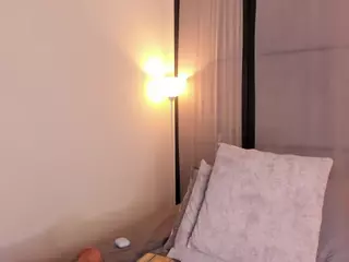 mia-daniels's Live Sex Cam Show