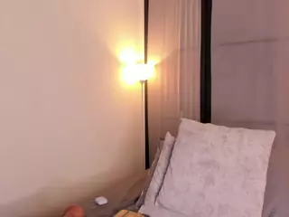 mia-daniels's Live Sex Cam Show
