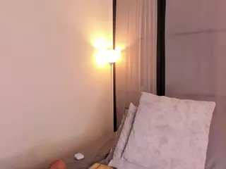 mia-daniels's Live Sex Cam Show