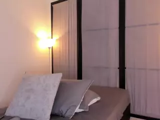 mia-daniels's Live Sex Cam Show