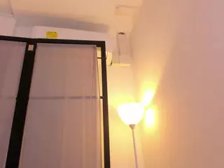 mia-daniels's Live Sex Cam Show