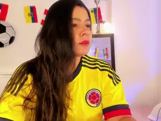 miadanielss's Live Sex Cam Show