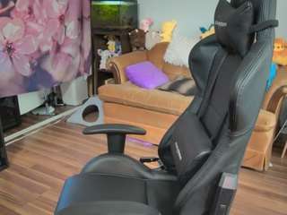 Live cam show with TinyToni