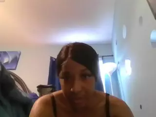 PleasingReign's Live Sex Cam Show