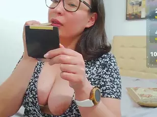 hotgenevieve's Live Sex Cam Show