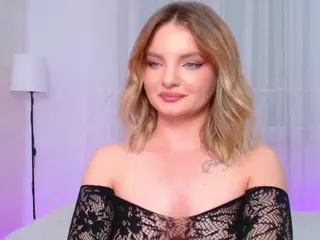 Lisa-Tease's Live Sex Cam Show