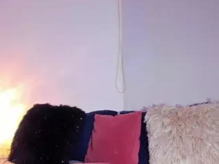 DEEPTHROAT SLUT's Live Sex Cam Show