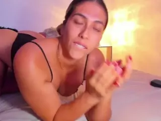 DEEPTHROAT SLUT's Live Sex Cam Show