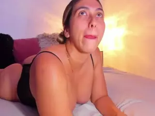 DEEPTHROAT SLUT's Live Sex Cam Show