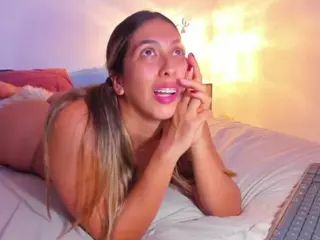 DEEPTHROAT SLUT's Live Sex Cam Show