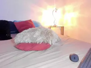 DEEPTHROAT SLUT's Live Sex Cam Show