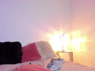 DEEPTHROAT SLUT's Live Sex Cam Show