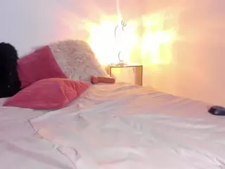 DEEPTHROAT SLUT's Live Sex Cam Show