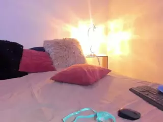 DEEPTHROAT SLUT's Live Sex Cam Show