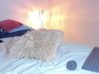 DEEPTHROAT SLUT's Live Sex Cam Show