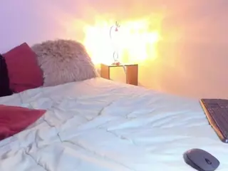DEEPTHROAT SLUT's Live Sex Cam Show