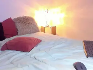 DEEPTHROAT SLUT's Live Sex Cam Show