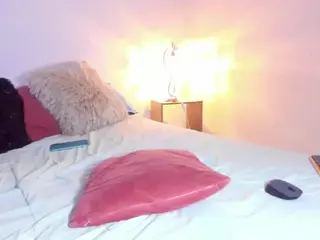 DEEPTHROAT SLUT's Live Sex Cam Show