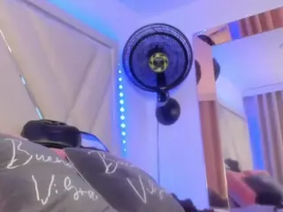 Andrea-Fernandez's Live Sex Cam Show