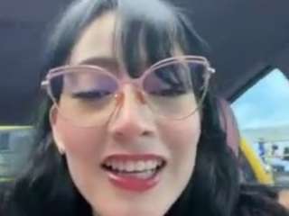 SaritaNice's Live Sex Cam Show