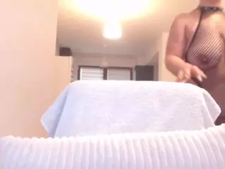 Mia's Live Sex Cam Show