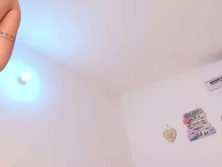 karoldiazz's Live Sex Cam Show