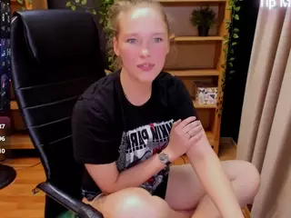 ghostly-temptation's Live Sex Cam Show