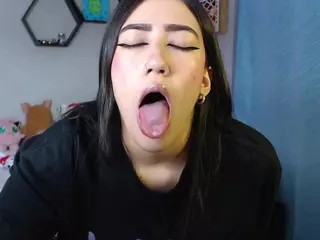 Auroraaa's Live Sex Cam Show