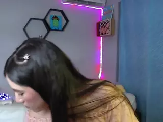 Auroraaa's Live Sex Cam Show