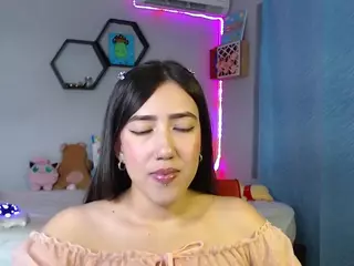 Auroraaa's Live Sex Cam Show