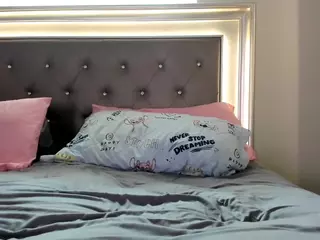Hotpinkcheeto's Live Sex Cam Show