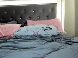 Hotpinkcheeto's Live Sex Cam Show