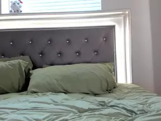 Hotpinkcheeto's Live Sex Cam Show