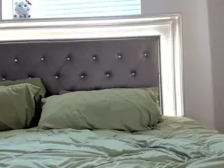 Hotpinkcheeto's Live Sex Cam Show