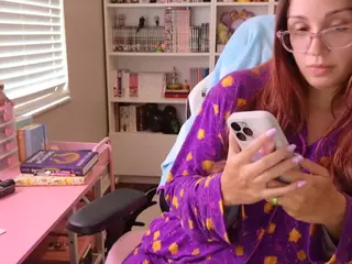 Hotpinkcheeto's Live Sex Cam Show