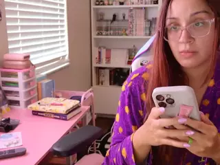Hotpinkcheeto's Live Sex Cam Show