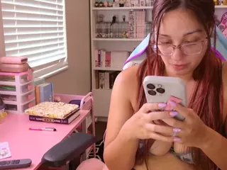 Hotpinkcheeto's Live Sex Cam Show
