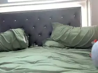 Hotpinkcheeto's Live Sex Cam Show