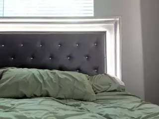 Hotpinkcheeto's Live Sex Cam Show