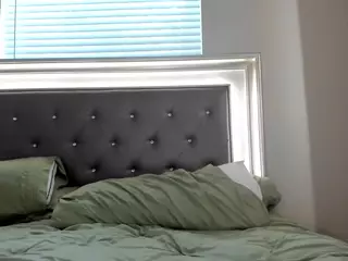 Hotpinkcheeto's Live Sex Cam Show