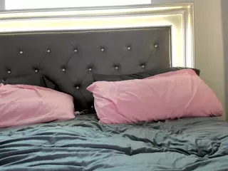 Hotpinkcheeto's Live Sex Cam Show