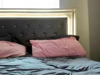 Hotpinkcheeto's Live Sex Cam Show