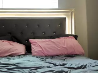Hotpinkcheeto's Live Sex Cam Show