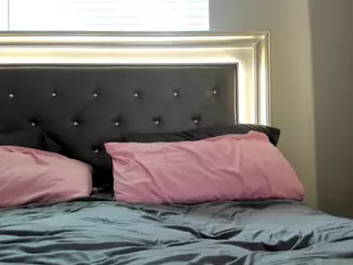 Hotpinkcheeto's Live Sex Cam Show