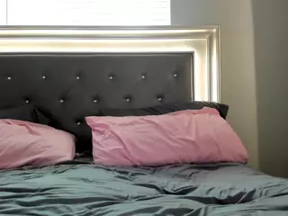Hotpinkcheeto's Live Sex Cam Show