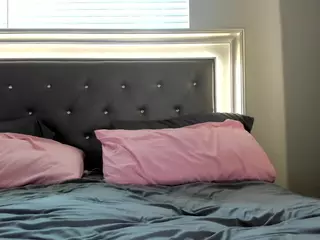 Hotpinkcheeto's Live Sex Cam Show