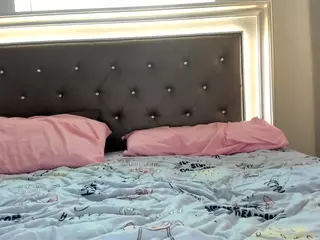 Hotpinkcheeto's Live Sex Cam Show