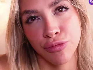r4veenn's Live Sex Cam Show