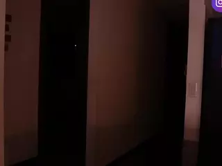 r4veenn's Live Sex Cam Show